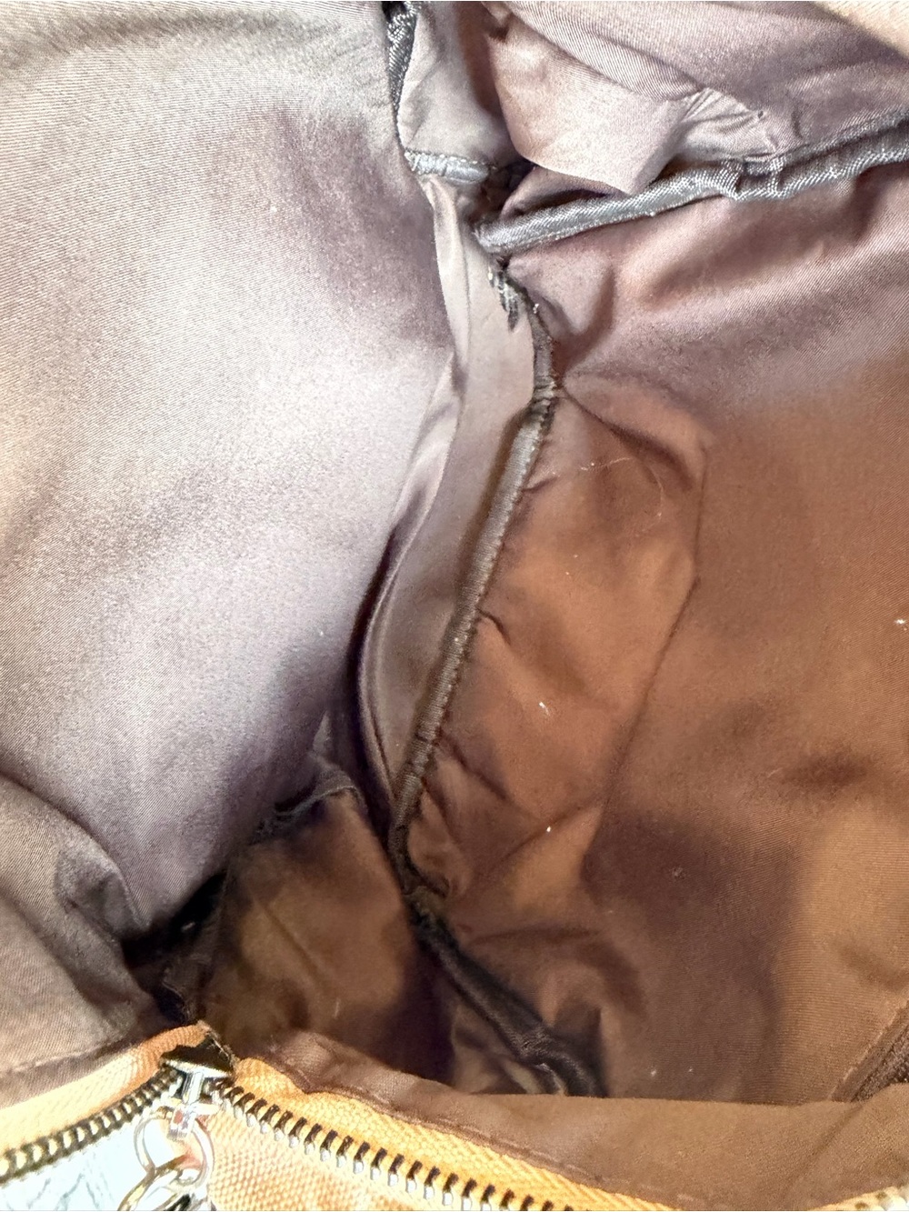 Chanel Graffiti Canvas Backpack
"31 Rue Cambon"  Rare Streetwear - Picture 11 of 16